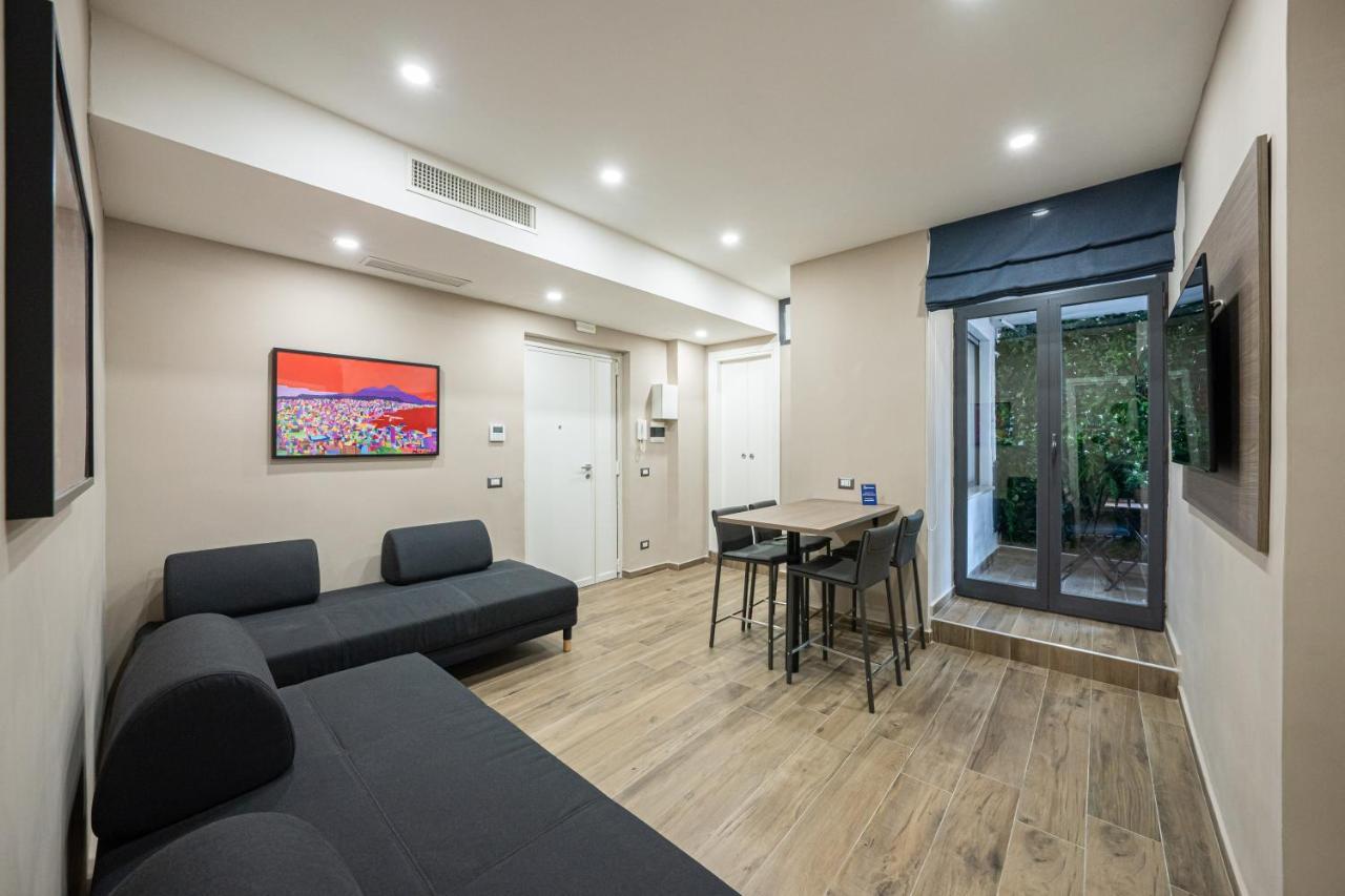 Famalu Apartments ナポリ エクステリア 写真